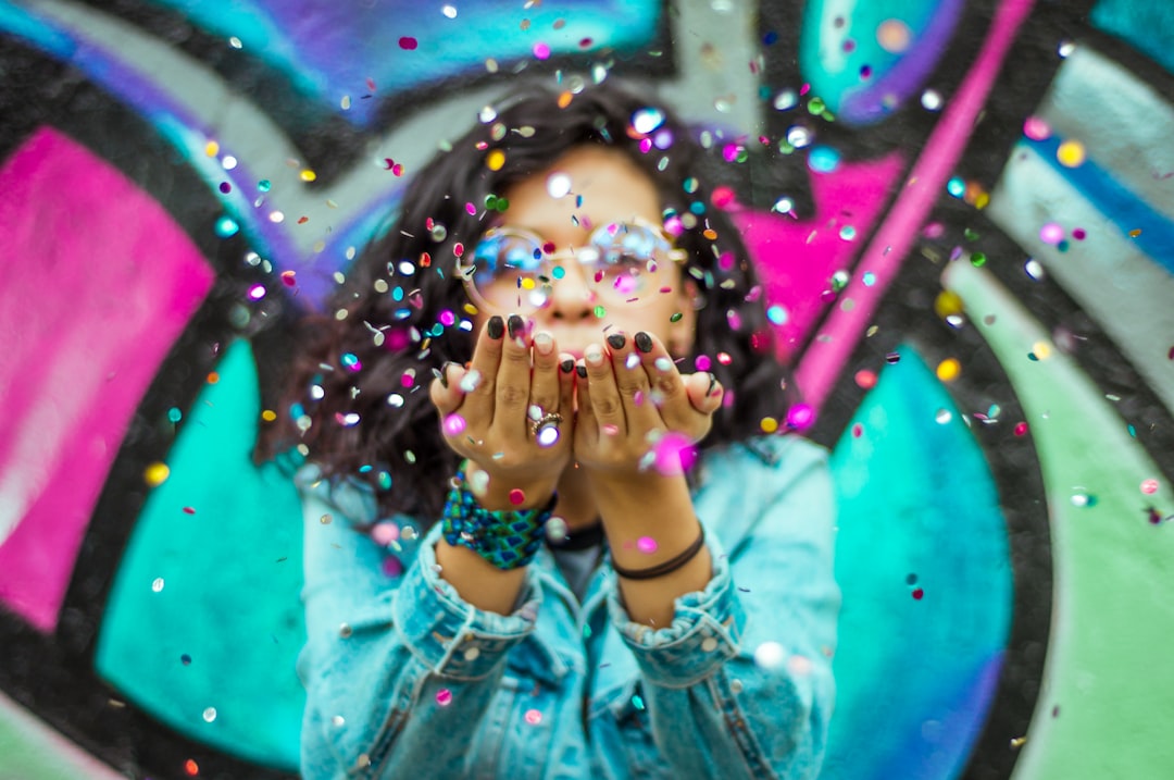 Creating a Buzz: How to Make Your Birthday Cake Shine on Social Media
