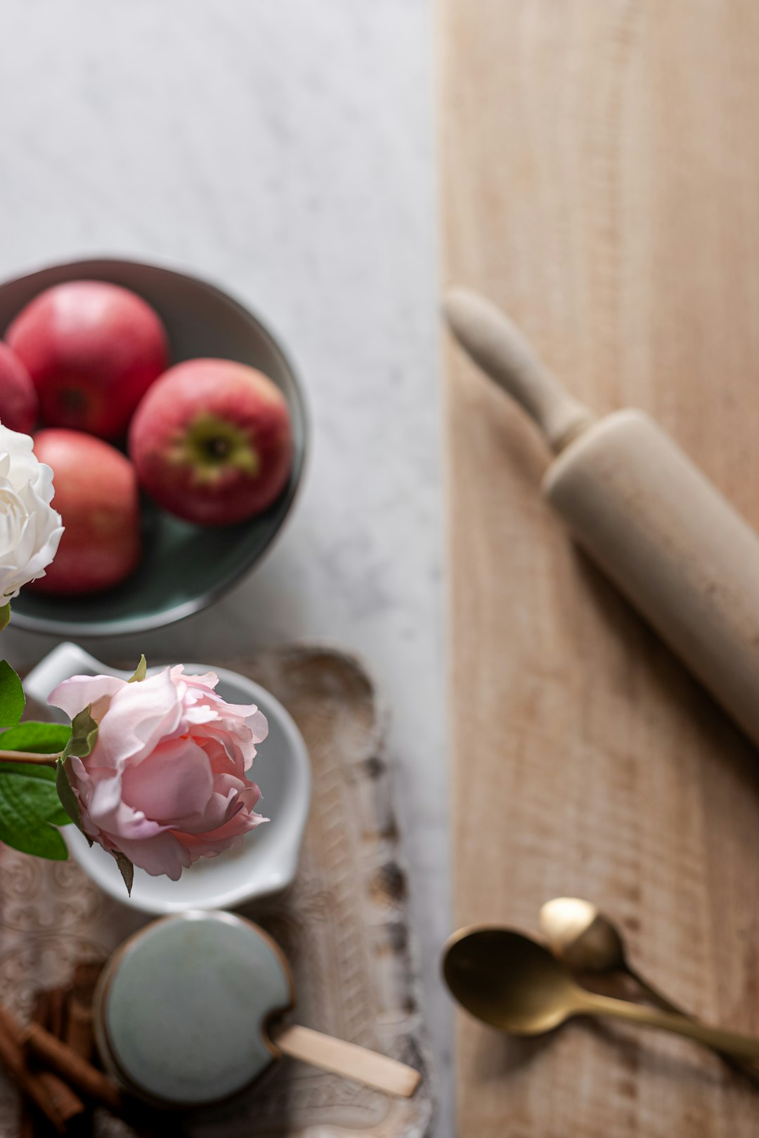 Baking vs Ordering: The Sweet Dilemma for Cake Lovers
