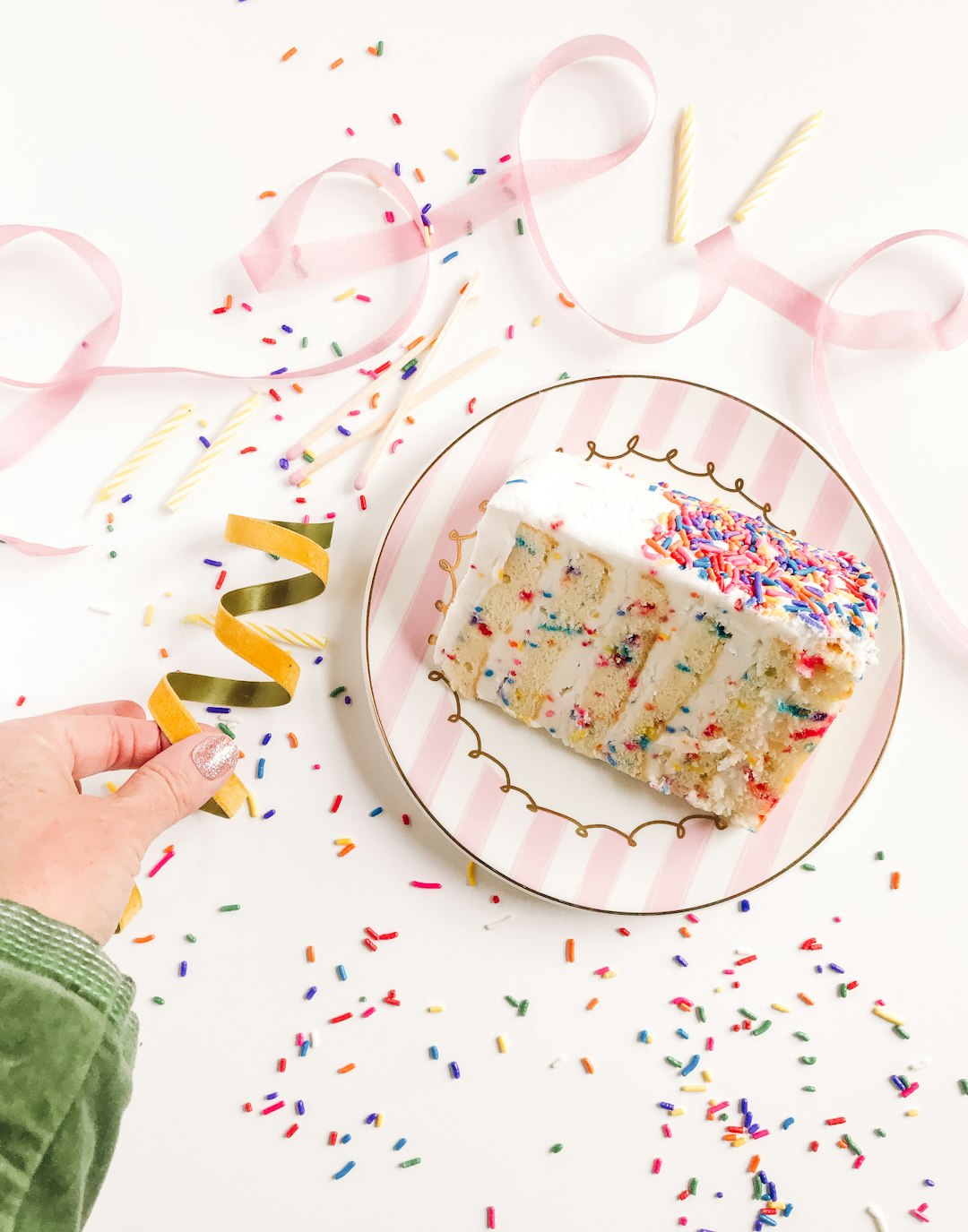 Birthday Cake Etiquette: Dos and Don'ts