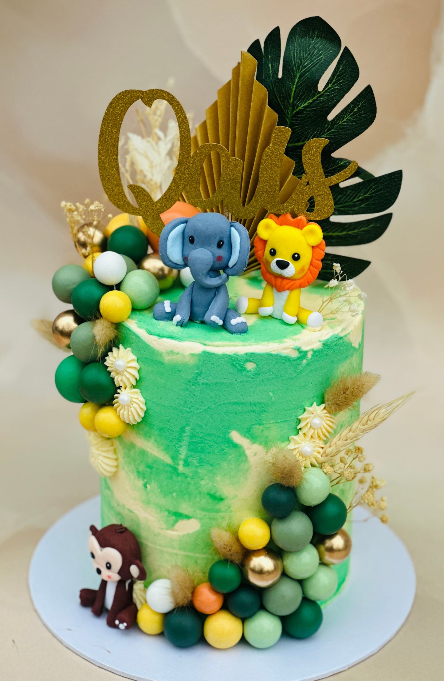 Kids' Safari-Themed Cake with Jungle Animals – Delivered in Romford
