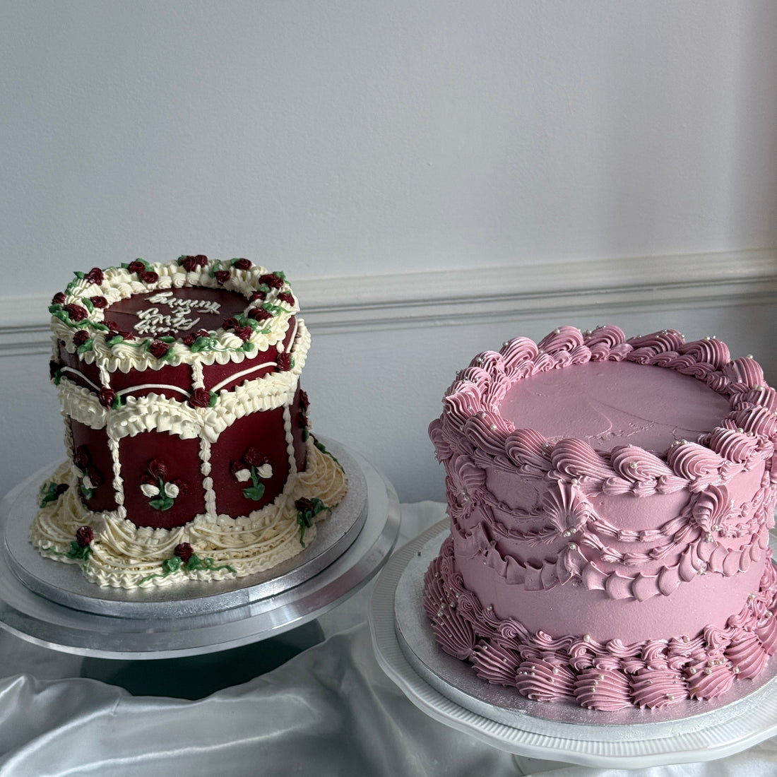 Late night cake delivery in London explained with same day and next day alternatives from CakeTrays.co.uk.