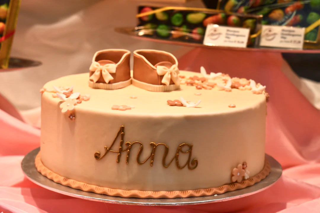 Celebrate with Gender Reveal Cakes in Romford