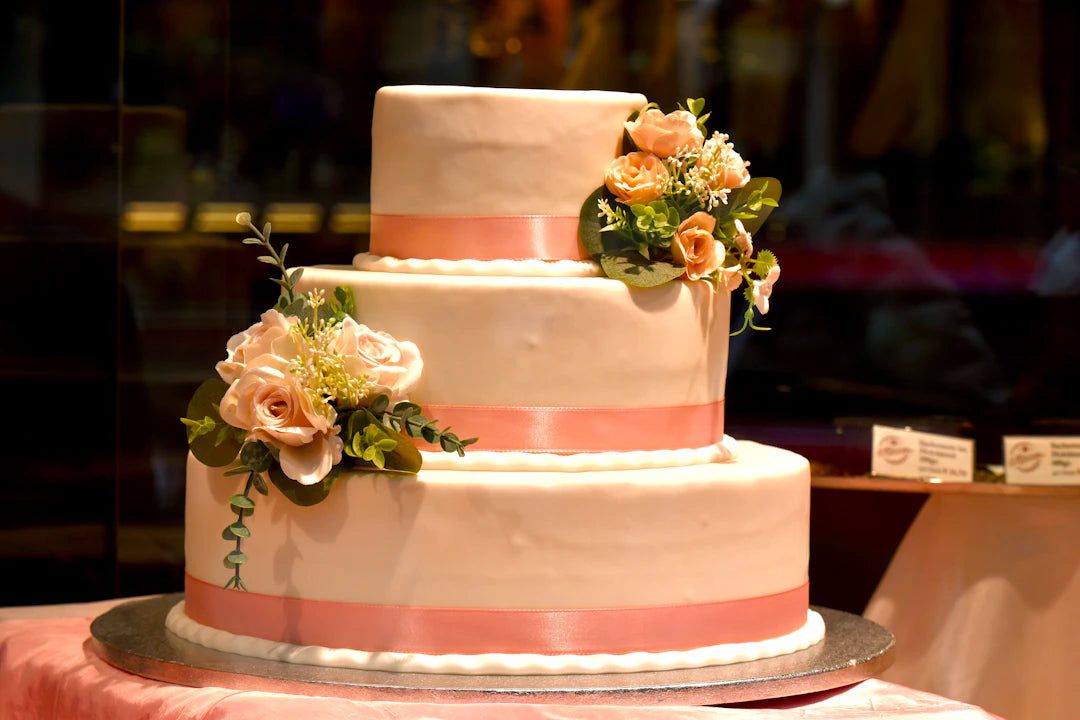 Elegant Two-Tier Wedding Cakes for Romantic Celebrations