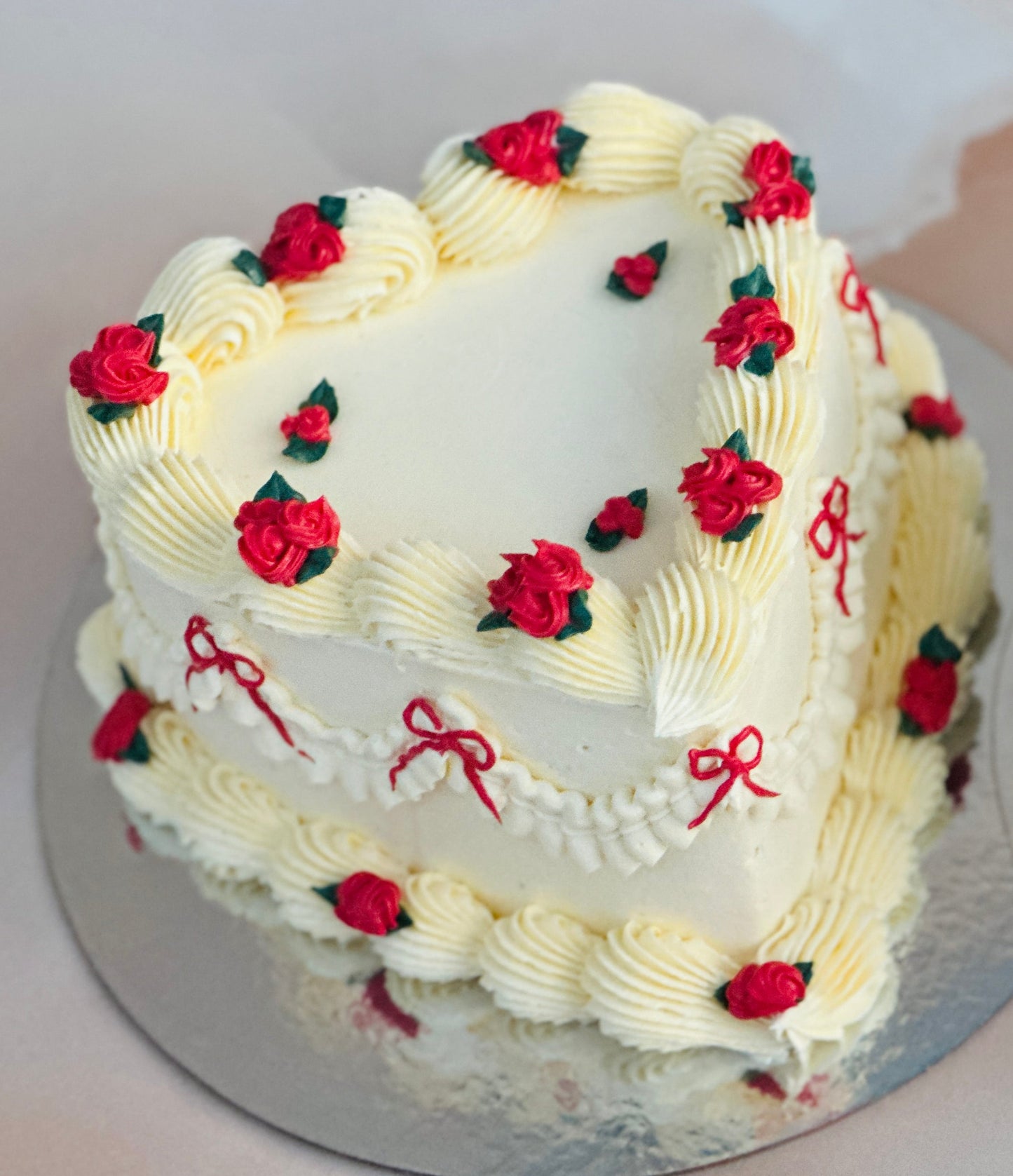 Heart-Shaped Christmas Cake with Buttercream Roses – Local Delivery in Dagenham