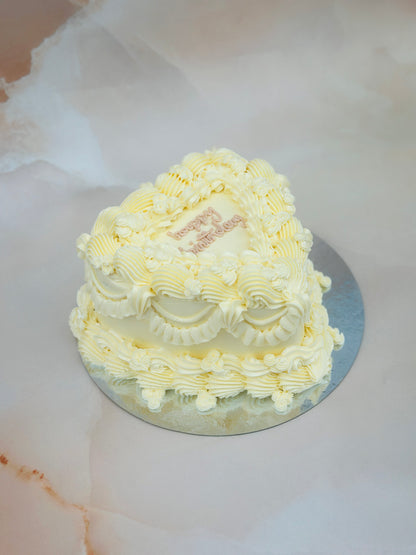 Vintage Heart Cake CT85 – Same Day Delivery in East London