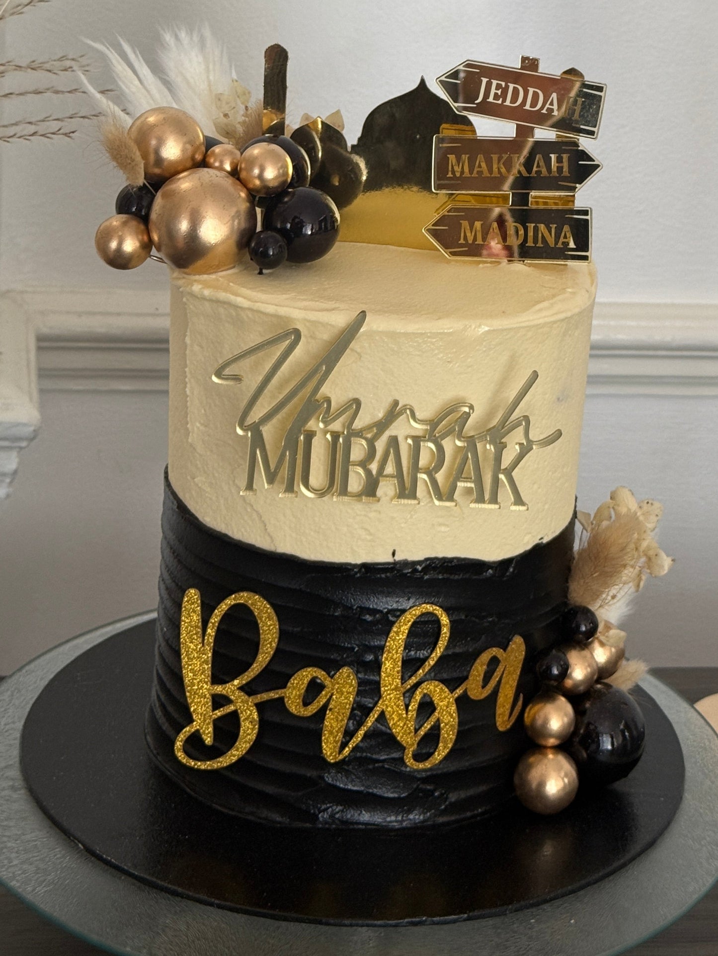 Umrah Mubarak celebration cake delivery in East London, Ilford and Romford – Cake Trays