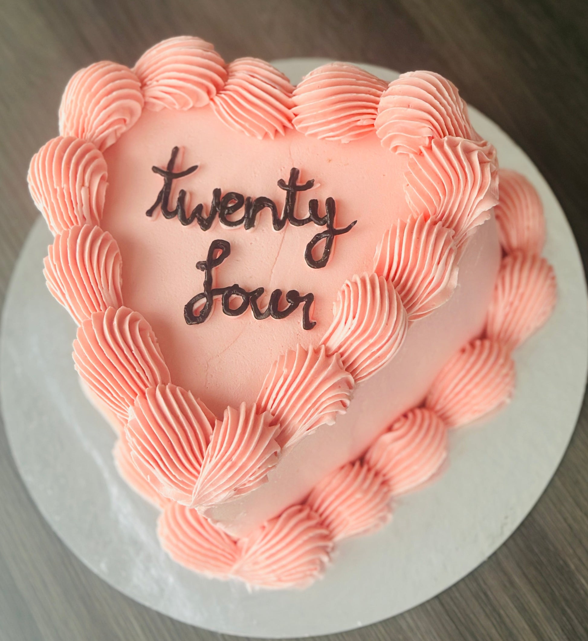 Order heart cake online in Hainault and South Woodford – elegant buttercream design for birthdays and celebrations.