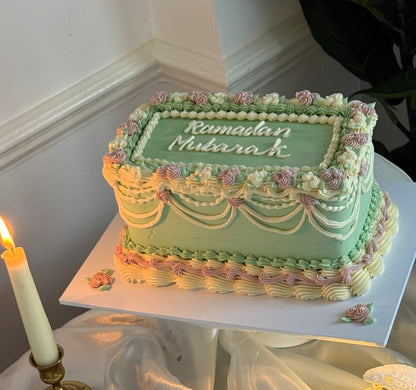 Lilac and cream rosette border on Ramadan Mubarak vintage buttercream cake for delivery in Barking and Dagenham