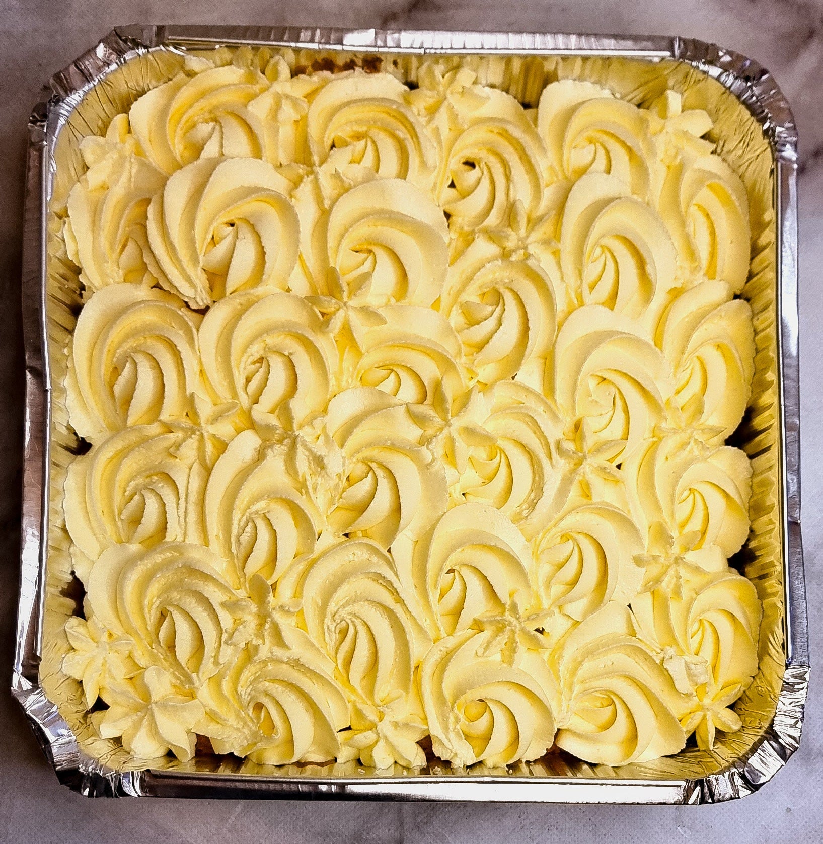 Vanilla Buttercream Cake Tray - Cake Trays